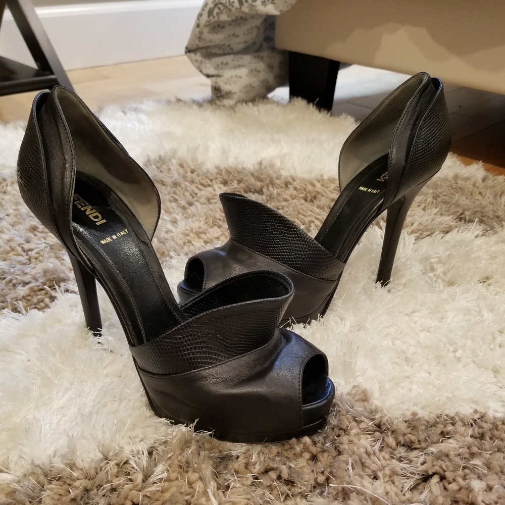 Fendi Anemone D'Orsay Black Stiletto Pumps